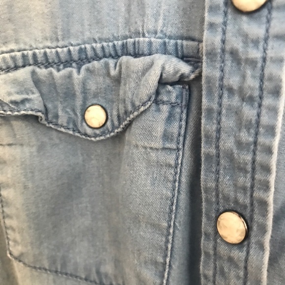 American Eagle Denim Button Up - Picture 3 of 4